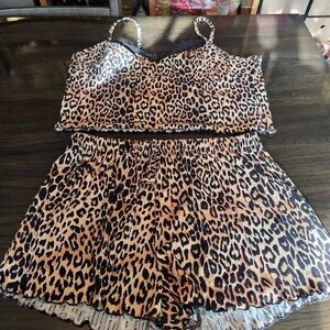 Leopard Print Women's Pajama Set Size 1x